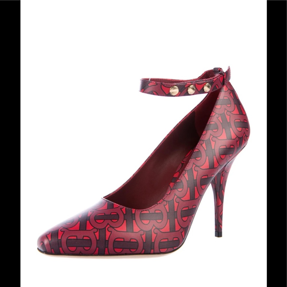 ❤️❤️ BURBERRY
Wiltkin Leather Pumps size 9 New❤️
